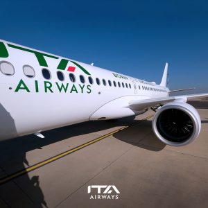 Airbus A220 ve speciálním bílém zbarvení ITA Airways.
Zdroj: ITA Airways