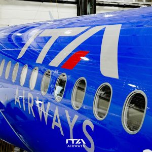 Airbus A220 v modrém zbarvení ITA Airways.
Zdroj: ITA Airways