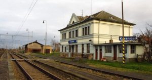Železniční stanice Káranice na trati z Chlumce nad Cidlinou do Hradce Králové. Foto: Správa železnic