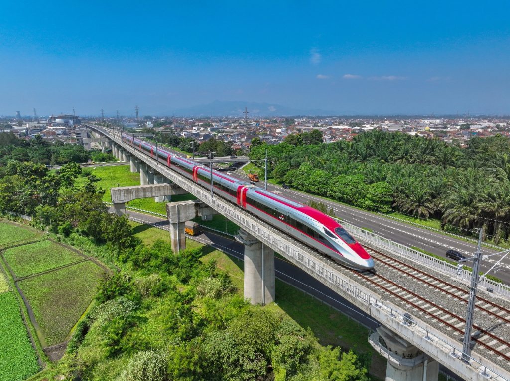 První jihoasijská vysokorychlostní trať z Jakarty do Bandungu. Foto: CRRC