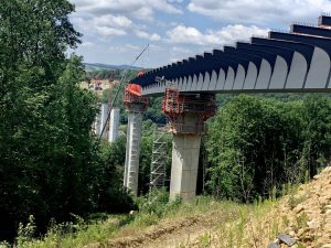 Most v Pirně překonává údolí říčky Gottleuba ve výšce 70 metrů a bude dlouhý 912 metrů. Foto: Metrostav