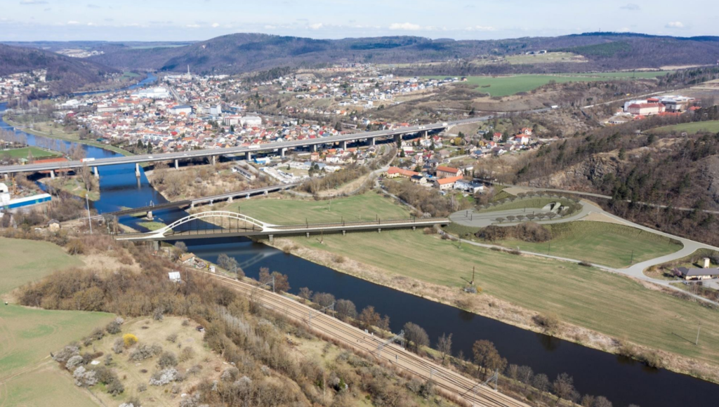 Berounský tunel - vedení trasy u portálu Beroun. Zdroj: SŽ