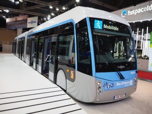 Tříčlánkový autobus, který bude sloužit k dopravě na olympijských hrách v Paříži. Foto: Zdopravy.cz, Jan Nevyhoštěný