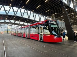 Nová tramvaj Stadler Tramlink pro Bern. Foto: Stadler Rail