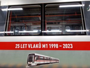 Soupravy metra M1. Foto: Zdopravy.cz / Jan Nevyhoštěný