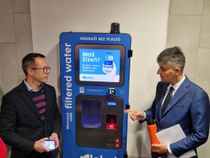 První automat na filtrovanou kohoutkovou vodu. Foto: Zdopravy.cz, Jan Nevyhoštěný