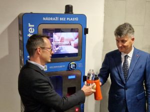 První automat na filtrovanou kohoutkovou vodu. Foto: Zdopravy.cz, Jan Nevyhoštěný