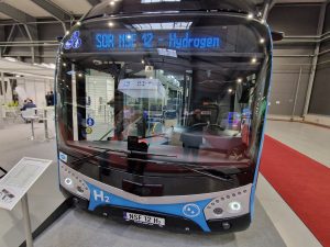 Prototyp městského autobusu SOR NSF 12 na vodíkový pohon. Foto: Zdopravy.cz, Jan Nevyhoštěný