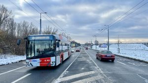 První zkušební jízda trolejbusu Škoda-Solaris 24m v Praze. Foto: DPP