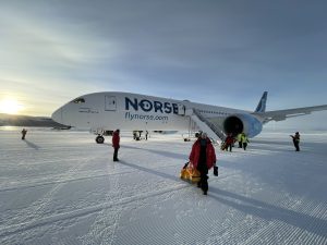 Na Antarktidě přistál Dreamliner. Zdroj: x.com - Hot Water on Ice