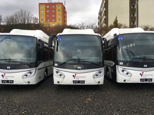 Nové autobusy pro Karlovarský kraj. Foto: FB Petra Kulhánka