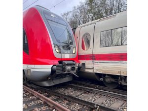 Srážka ICE a regionálního vlaku u Reichertshausen. Foto: Integrierte Leitstelle Region Ingolstadt 