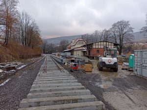 Obnova trati Mirsk -  Świeradów Zdrój, stav 24.11. 2023. Foto: Petr Špetlák