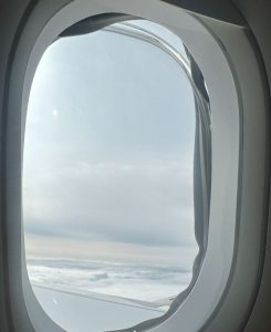 Vypadnuté okno u A321LR Titan Airways. Foto: AAIB