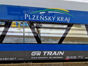 Zmodernizované motorové vozy Stadler RS1 dopravce GW Train. Foto: Zdopravy.cz, Jan Nevyhoštěný