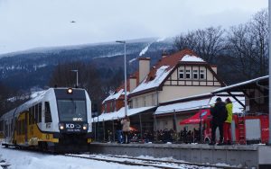 Návrat provozu železniční dopravy do lázeňského města Świeradów-Zdrój. Foto: KD