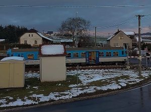 Vykolejený vlak Českých drah ve stanici Stupno. Autorka: Týna Rajchartová