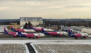 Airbusy A321neo letecké společnosti Wizz Air na ostravském letišti. Foto: čtenář deníku Zdopravy.cz