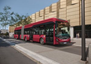 Osmnáctimetrový elektrobus Iveco E-Way pro Řím, vizualizace. Pramen: Iveco Bus