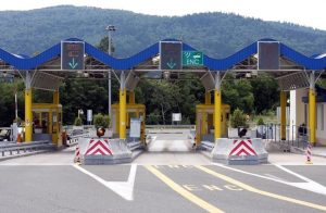 Mýtná brána v Chorvatsku. Zdroj: Slovenské veľvyslanectvo v Chorvátsku