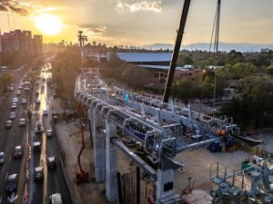 Stavba nové lanovky Cablebús Linea 3 v Mexiku. Foto: Doppelmayr