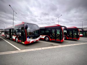 Nové autobusy SOR NS 12 pro Plzeňské městské dopravní podniky. Foto: PMDP
