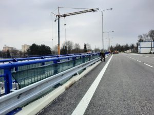 Dokončovací práce na mostech silnice I/56 ve Frýdku-Místku. Foto: ŘSD Moravskoslezský kraj