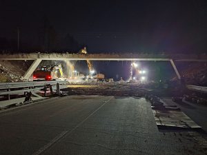 Demolice mostu u Řehořova na D1. Pramen: ŘSD