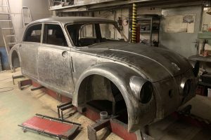 Tatra 77a z roku 1937 během renovace. Pramen: NTM