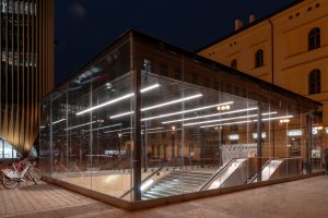 Zmodernizované vstupy do metra stanice Náměstí Republiky před Masarykovým nádražím. Foto: Penta Real Estate