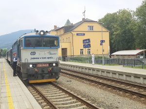 Rychlík ve stanici Jeseník. Foto: Jan Sůra / Zdopravy.cz