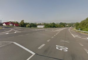 Průsečná křižovatka na silnici I/58 ve Staré Vsi nad Ondřejnicí. Foto: Google Street View
