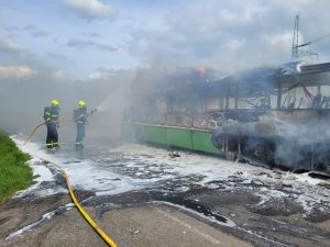 Požár autobusu v Dolních Tošanovicích.
Zdroj: HZS MSK
