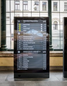 Na Masarykově nádraží se objevily nové infopanely. Foto: PID