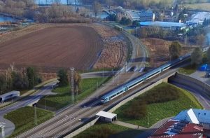 Vizualizace trati u Chlumce nad Cidlinou po modernizaci. Foto: Správa železnic