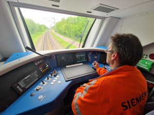 Souprava Siemens Desiro HC pro Egypt testovaná na okruhu ve Wildenrathu. Foto: Zdopravy.cz / Jan Nevyhoštěný