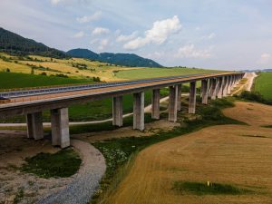 Výstavba slovenské dálnice D1 v úseku Hubová - Ivachnová.
Foto: Národná diaľničná spoločnosť / léto 2023
