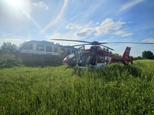 Vrtulník ATE na místě nehody u města Velký Meder. Zdroj: ATE