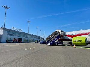 Airbus A220-300 společnosti airBaltic v Ostravě.
Foto: Zdopravy.cz / Vojtěch Očadlý