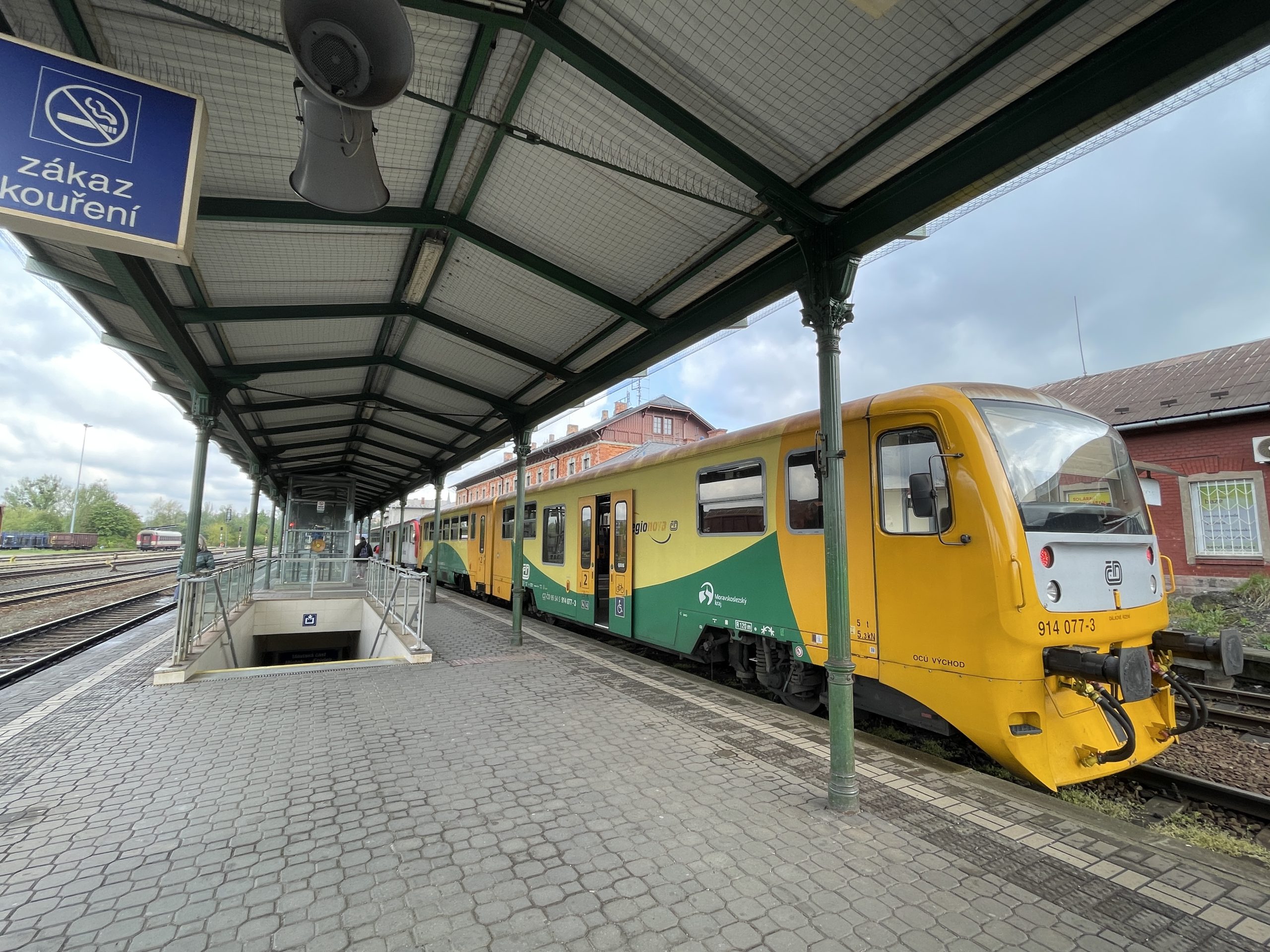 Regionovy ve stanici Frýdek-Místek. Foto: Zdopravy.cz / Vojtěch Očadlý