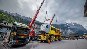 Přeprava nové jednotky pro trať Grütschalp - Mürren. Foto: Jungfraubahn