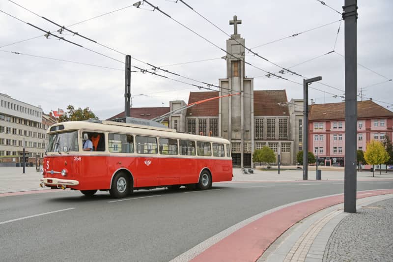 Historický trolejbus Škoda 9Tr v Hradci Králové. Foto: DPMHK
