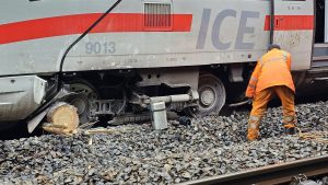 Vykolejení vlaku ICE u Schwäbisch Gmünd. Foto: Markus Herrmann / Stadtverwaltung Schwäbisch Gmünd