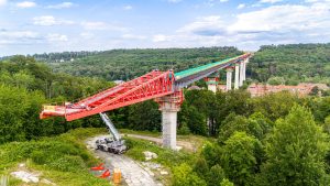 Osmý výsuv nosné konstrukce mostu Gottleaubatalbrücke v saské Pirně. Foto: Metrostav