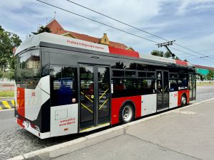 Elektrobus Škoda 36BB / Škoda E’City po návratu z reklamačních oprav v Plzni. Foto: DPP