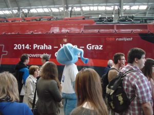 První prezentační jízda soupravy RailJet v Česku v dubnu 2014. Foto: Jan Nevyhoštěný