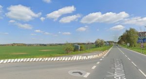 Aglomerační okruh bude začínat u křižovatky Černoskostelecké a silnice do Nedvězí. Foto: Google Street View