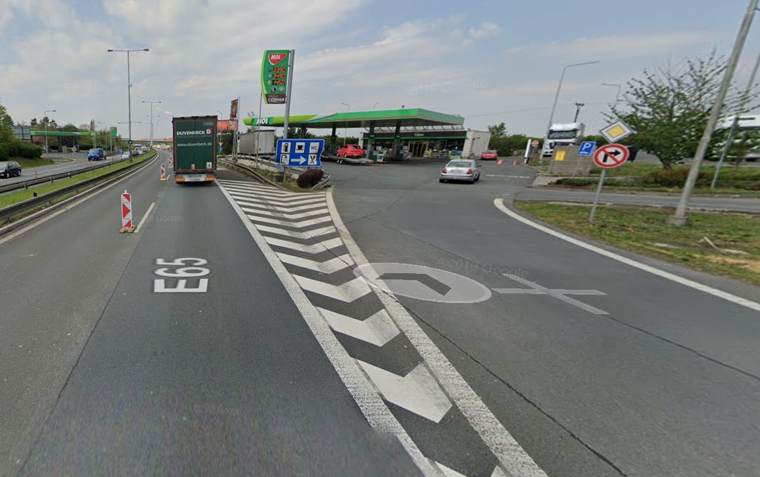 Již neexistující čerpací stanice MOL u Štěrboholské radiály. Foto: Google Street View