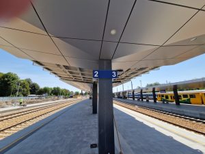 Nově otevírané nástupiště ve stanici Kladno. Foto: Zdopravy.cz / Jan Nevyhoštěný