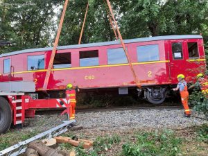 Nakolejování historických vozů na trati Břeclav - Lednice. Pramen: Správa železnic